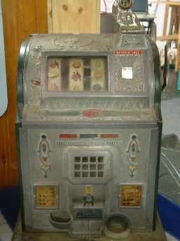 Old one armed bandit slot machine Old one armed bandit slot machine